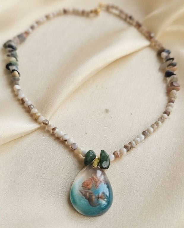 Ocean Treasure Necklace – Handcrafted Resin Seashell Pendant