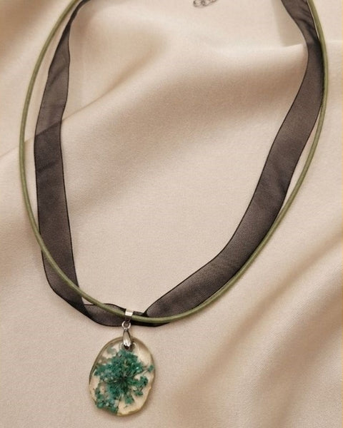 Emerald Whisper Necklace – Preserved Green Flower Elegance