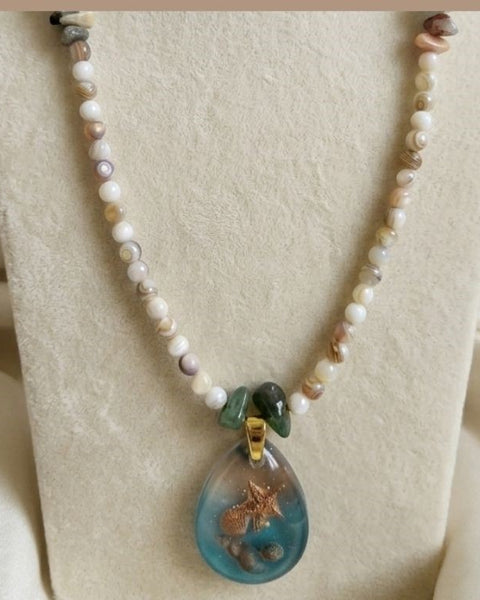 Ocean Treasure Necklace – Coastal Dreams in Resin