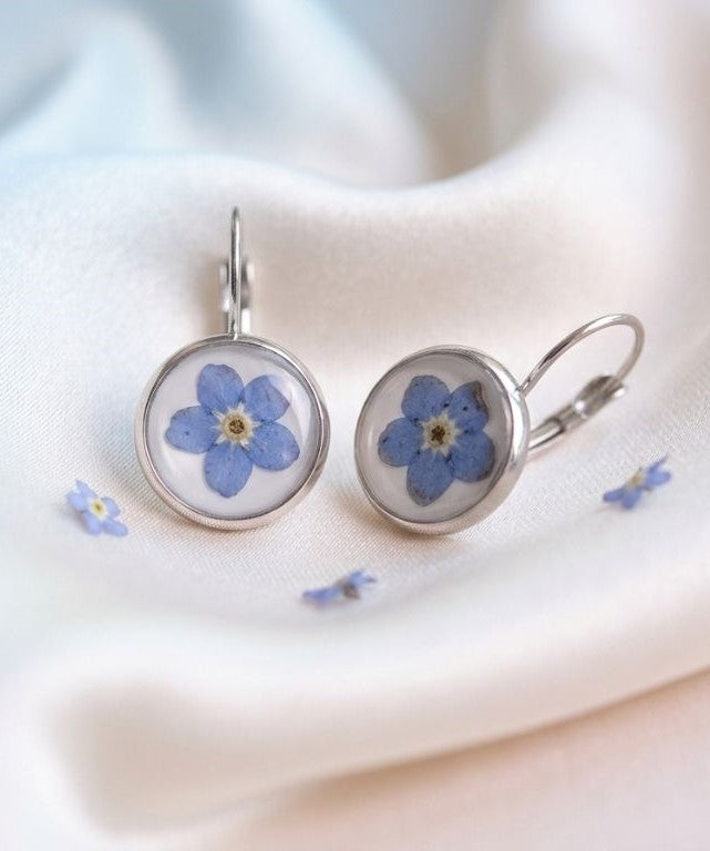 Forget-Me-Not Flower Resin Earrings – A Symbol of Everlasting Love
