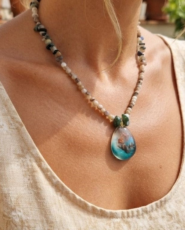 Ocean Treasure Necklace – Handcrafted Resin Seashell Pendant