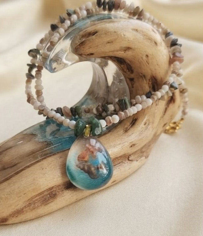 Ocean Treasure Necklace – Handcrafted Resin Seashell Pendant