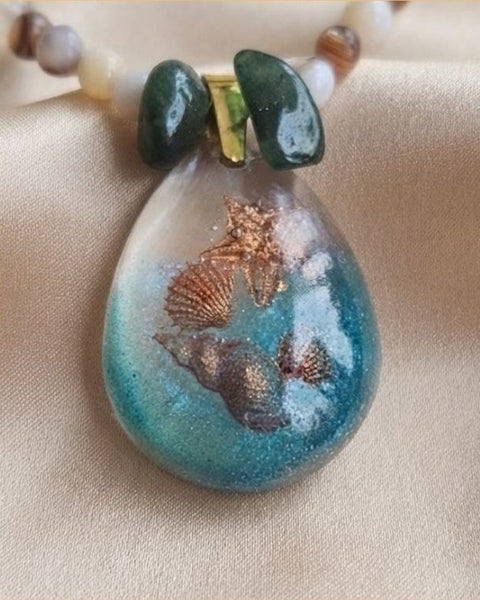 Ocean Treasure Necklace – Handcrafted Resin Seashell Pendant