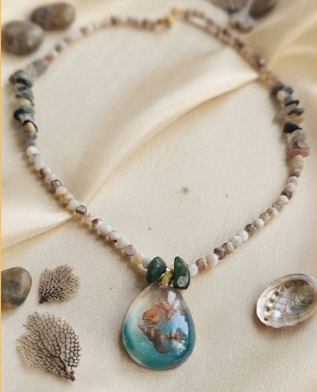 Ocean Treasure Necklace – Handcrafted Resin Seashell Pendant