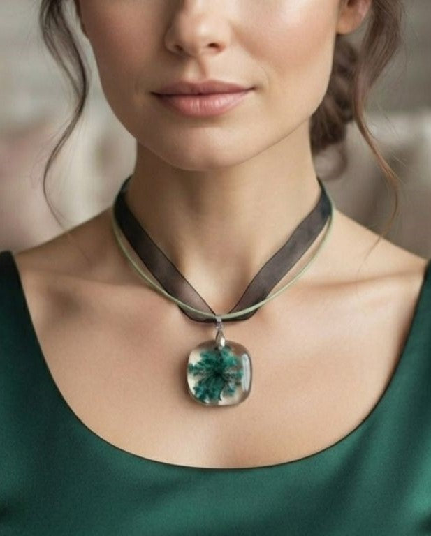 Emerald Whisper Necklace – Preserved Green Flower Elegance