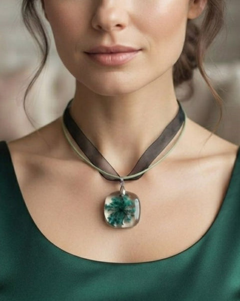 Emerald Whisper Necklace – Preserved Green Flower Elegance