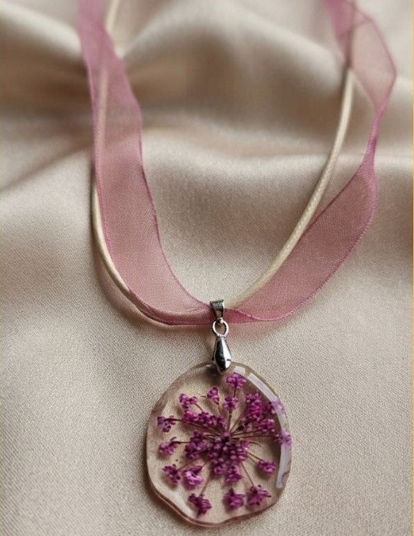 Emerald Whisper Necklace – Preserved Purple Flower Elegance