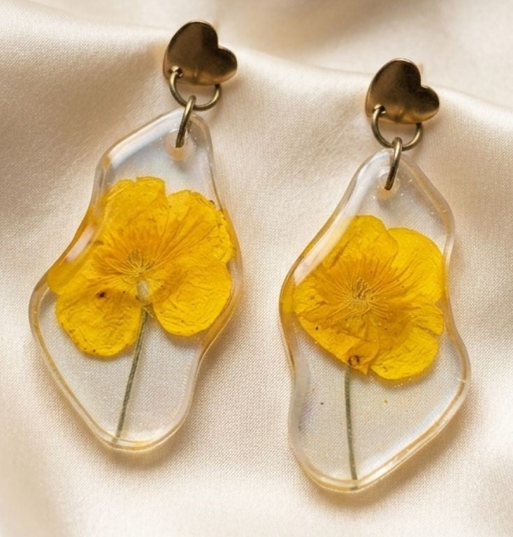 Golden Heart Blossom Earrings – Real Yellow Spring Flower Elegance