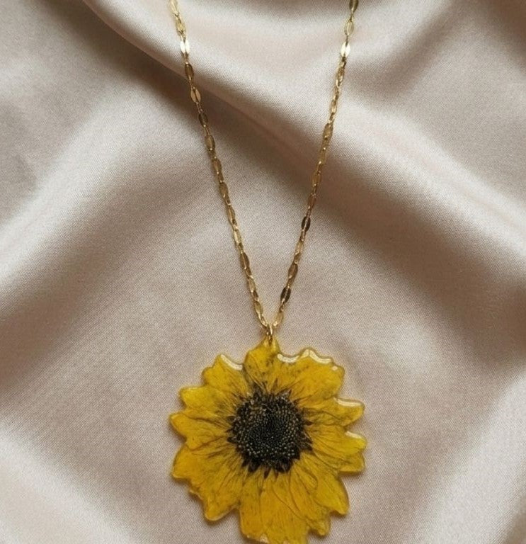 Golden Sunflower Pendant Necklace – Preserved Nature's Sunshine