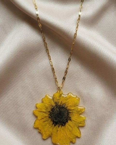 Golden Sunflower Pendant Necklace – Preserved Nature's Sunshine