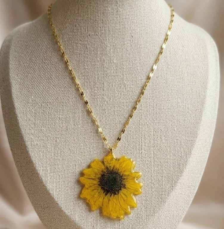 Golden Sunflower Pendant Necklace – Preserved Nature's Sunshine