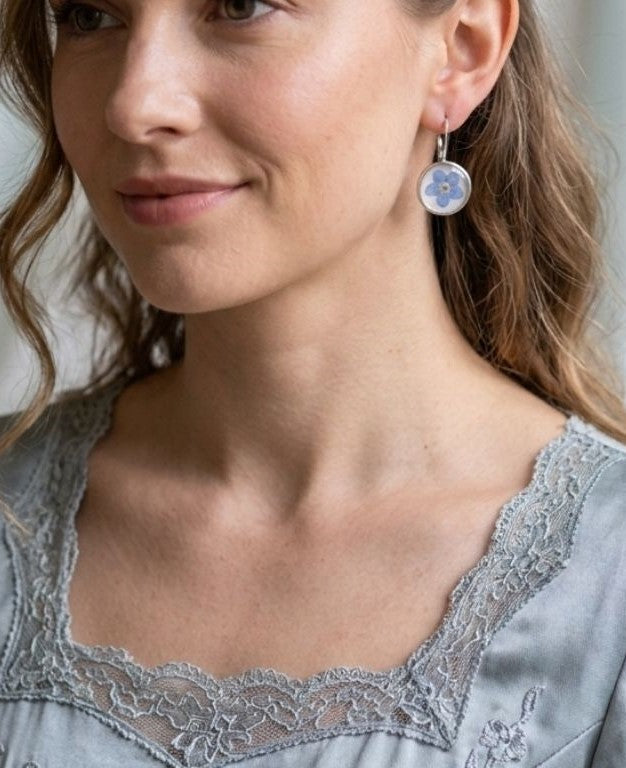 Forget-Me-Not Flower Resin Earrings – A Symbol of Everlasting Love