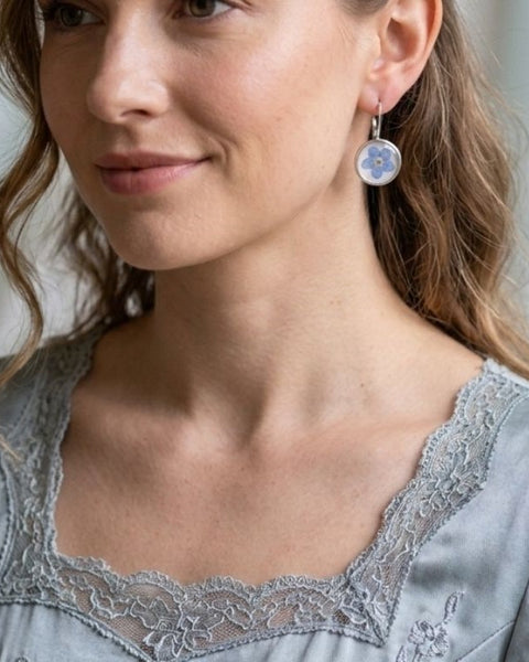 Forget-Me-Not Flower Resin Earrings – A Symbol of Everlasting Love