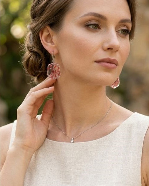 Blush Petal Earrings – Preserved Flower Resin Elegance