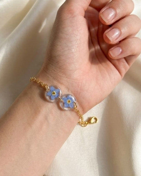Forget-Me-Not Gold Chain Bracelet – A Touch of Timeless Memory