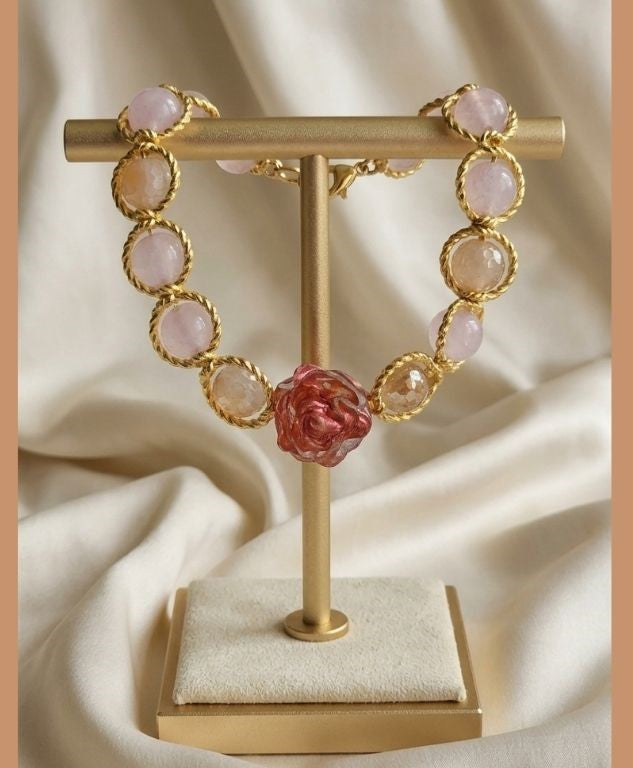 Amber Glow Rose Bracelet – Warm Elegance in Gold