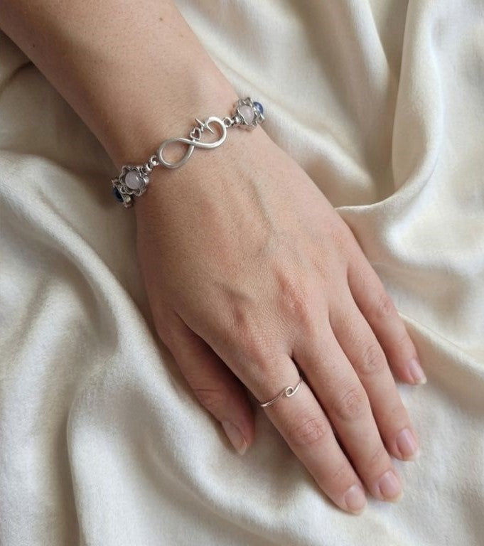 "Eternal Harmony" Bracelet – Rose Quartz & Sodalite in Silver Bloom