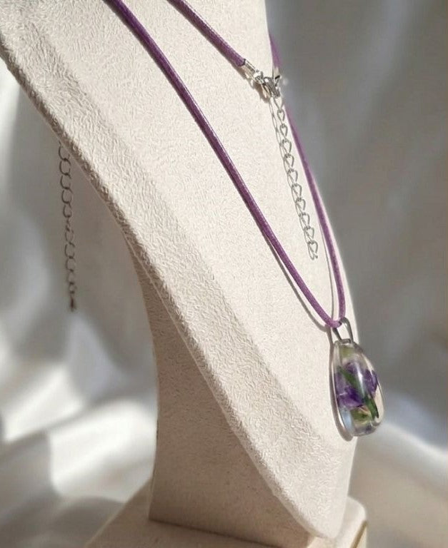 Lilac Meadow Necklace – Resin Bloom with Fabric Chain