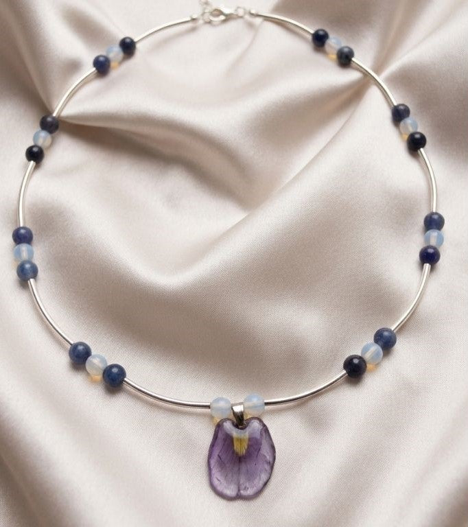Wisteria Whisper – Preserved Petal Jewelry Set
