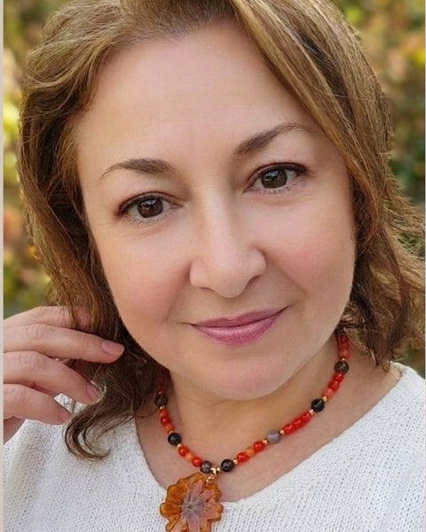 Amber Bloom – A Statement of Warmth & Power