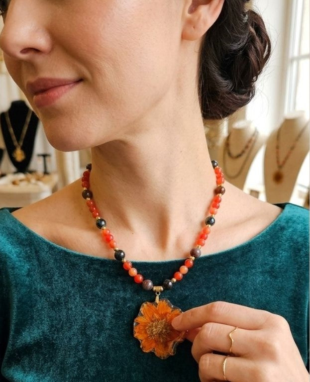 Amber Bloom – A Statement of Warmth & Power