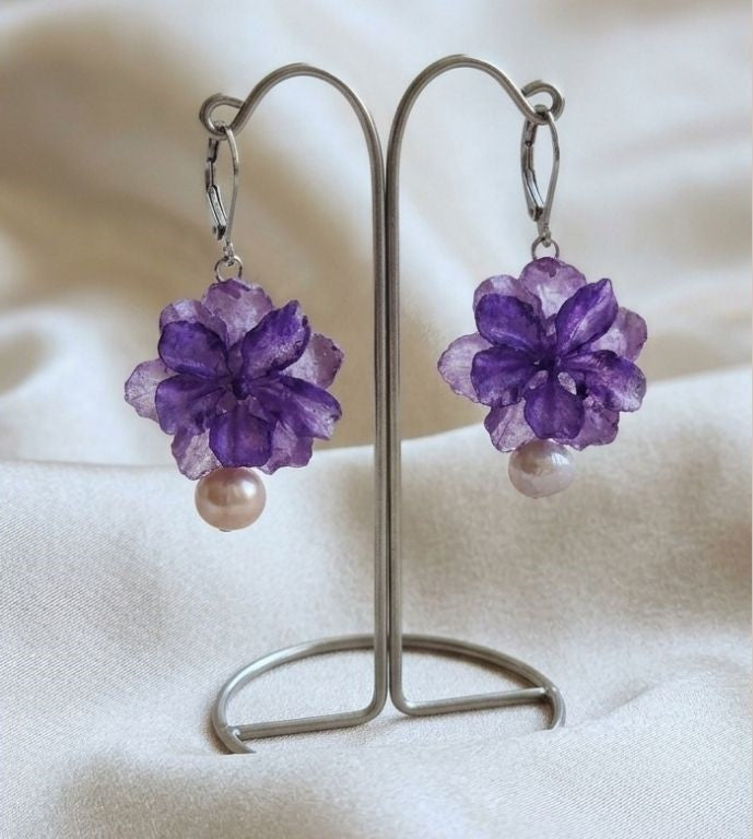 Violet Blossom Earrings - Resin Floral Elegance with Freshwater Pearls