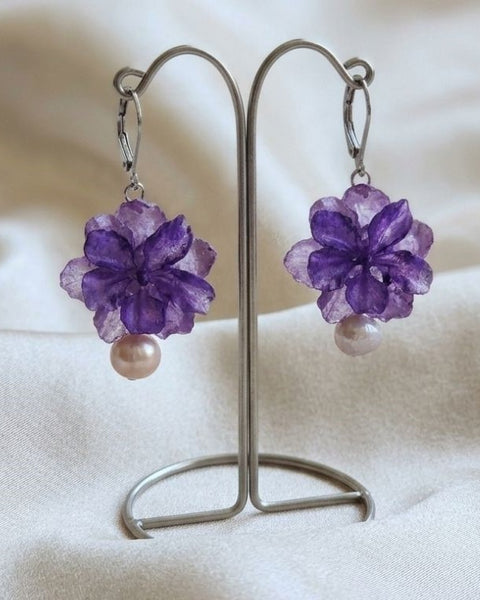 Violet Blossom Earrings - Resin Floral Elegance with Freshwater Pearls