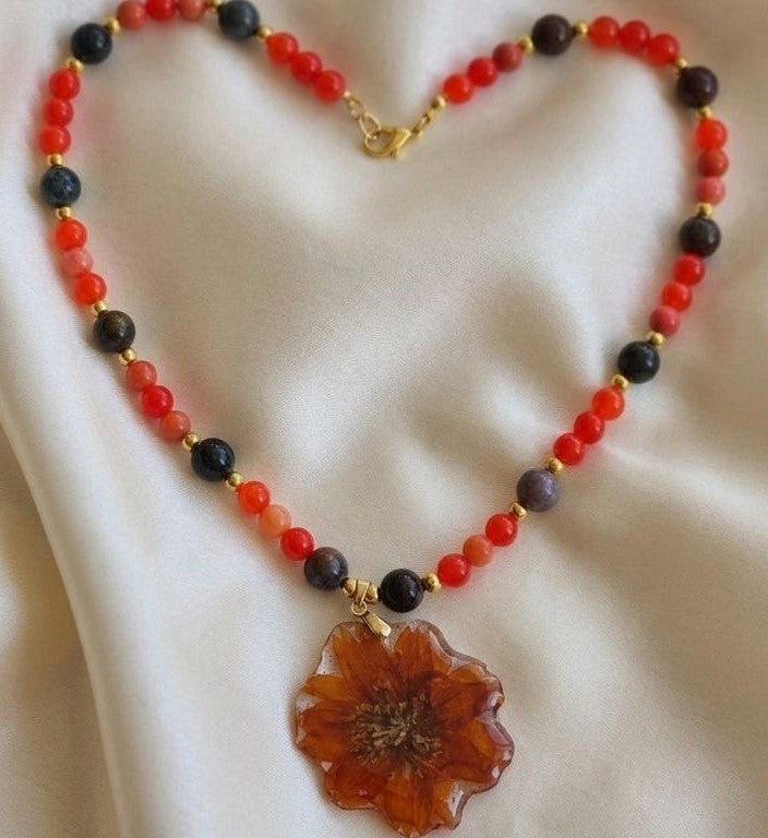 Amber Bloom – A Statement of Warmth & Power