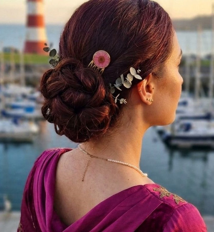 Blush Bloom Hair Comb – Preserved Flower Elegance