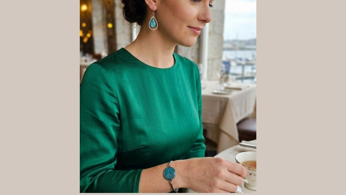 Ocean Tide Jewelry Set – Resin Wave Elegance