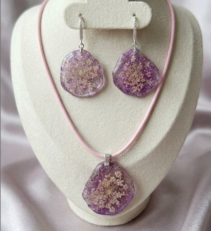 Blush Purple Bloom Resin Jewelry set - Necklace & earrings with Preserved Flowers