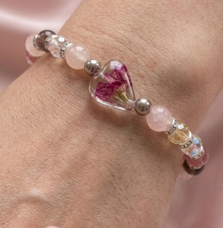 Spring Blossom Harmony Bracelet – Preserved Flower & Natural Gemstone Design