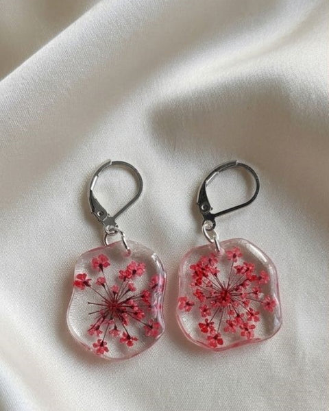 Blush Petal Earrings – Preserved Flower Resin Elegance