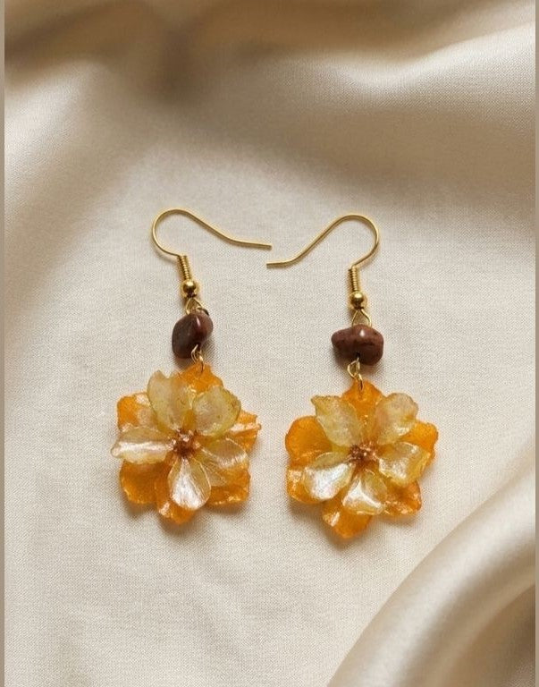 Amber Bloom Resin Earrings – Floral Elegance with Gemstone Accents
