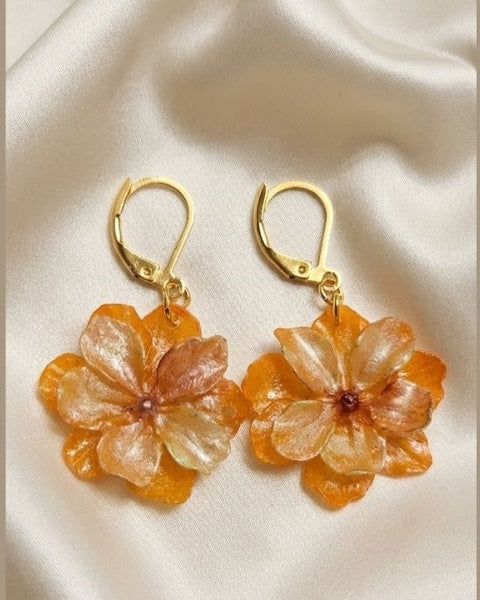 Amber Blossom Resin Earrings – Floral Elegance with Gold Accents