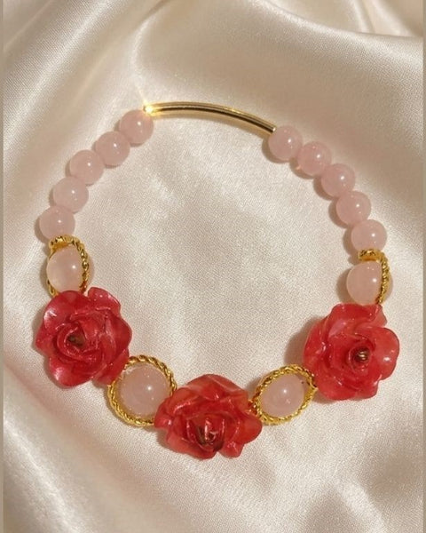 Rose Passion Bracelet – Resin Roses with Rose Quartz &amp; Alloy Accents