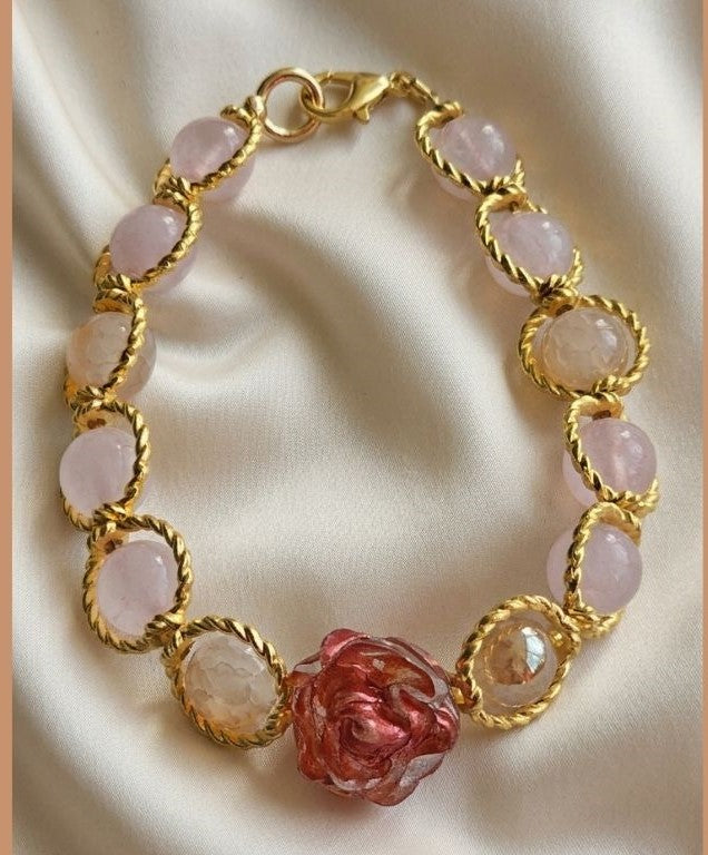 Amber Glow Rose Bracelet – Warm Elegance in Gold