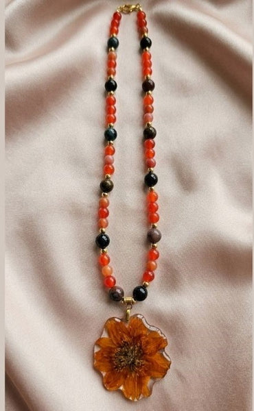 Amber Bloom – A Statement of Warmth & Power