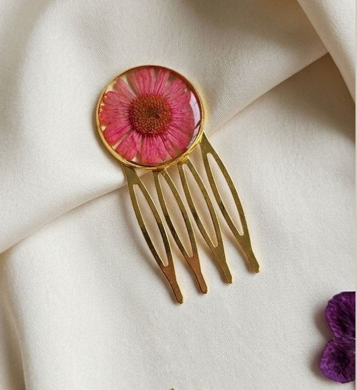 Blush Bloom Hair Comb – Preserved Flower Elegance