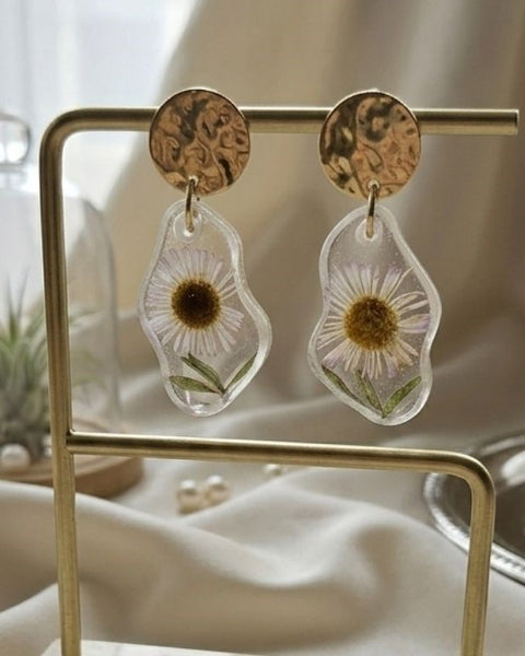 Golden Daisy Whisper Earrings – Handcrafted Botanical Beauty