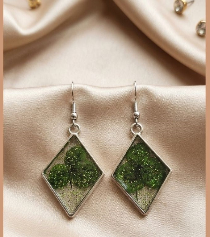 Sparkling Clover Earrings