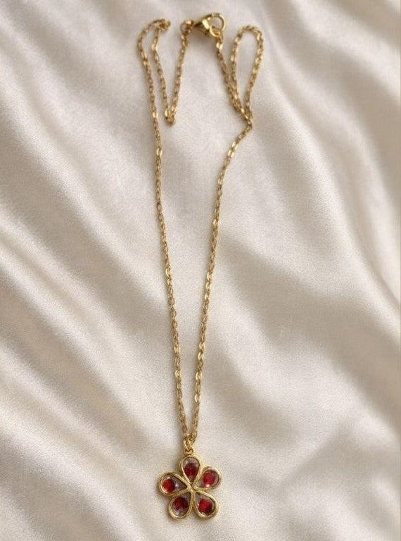 Golden Blossom Sparkle Pendant – Elegant Floral Necklace