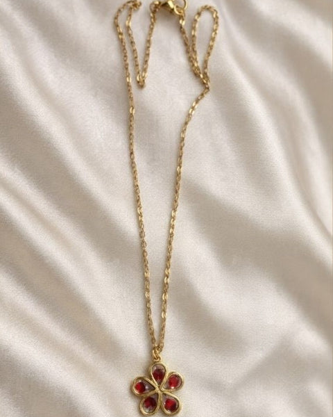 Golden Blossom Sparkle Pendant – Elegant Floral Necklace